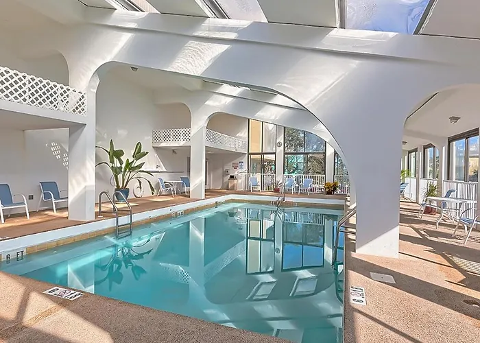 Compass Point Apartment *