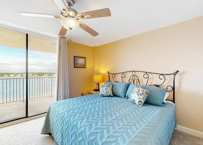 Apartment Compass Point