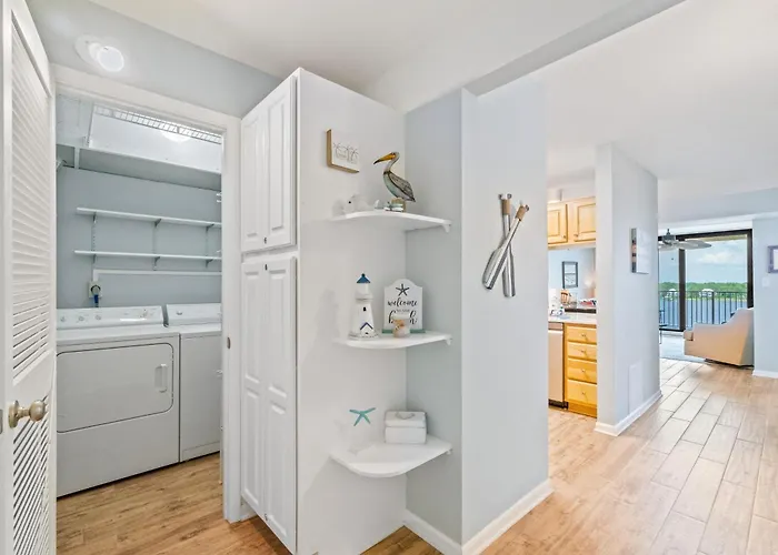 Apartment Compass Point *