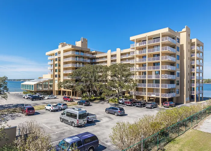 Compass Point Apartment *