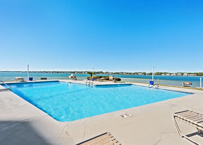 Apartment Compass Point