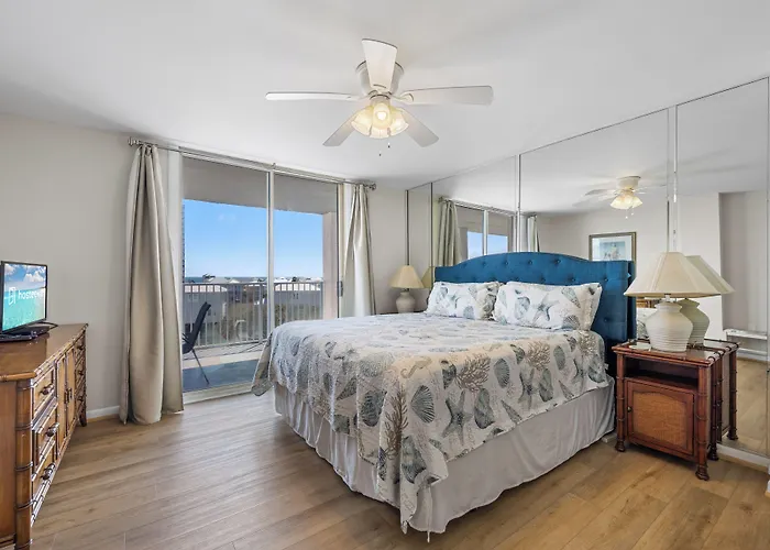 Apartment Compass Point