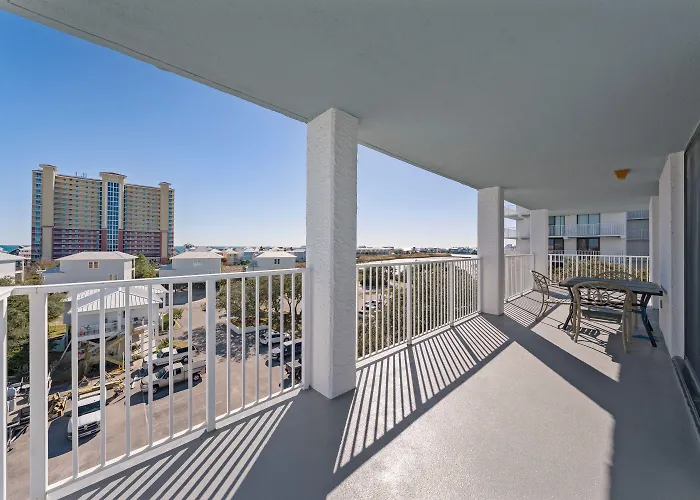 Compass Point Apartment