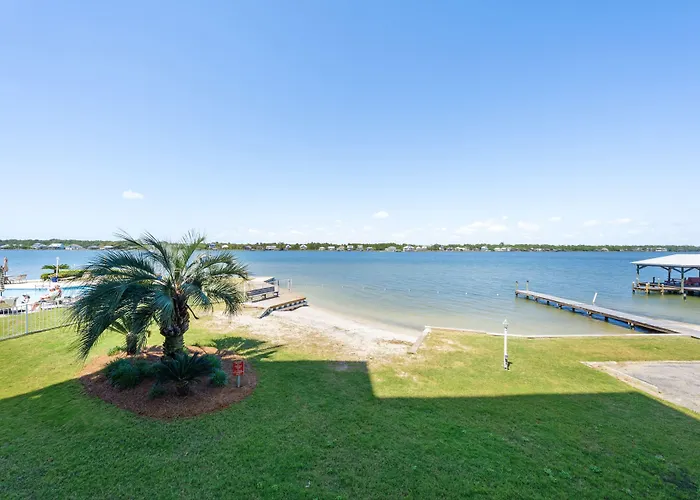 Apartment Compass Point